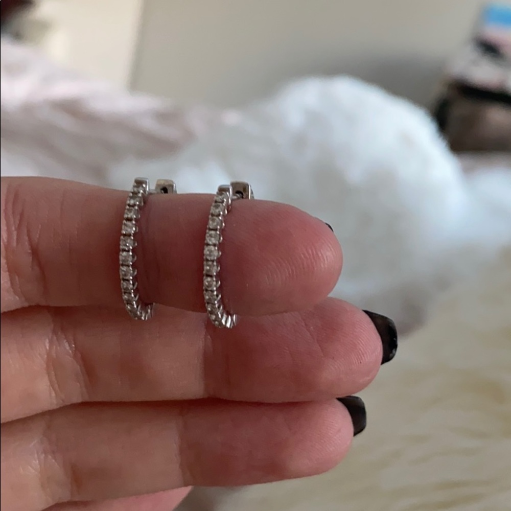 Small diamond hoop earrings 💎💙